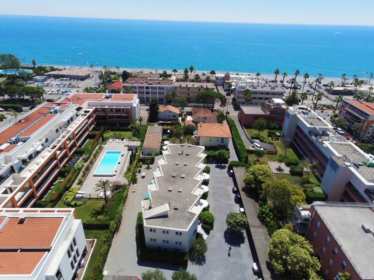 Hotel L'Etape Villeneuve-Loubet Buitenkant foto
